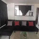 Modern Stay Near Lleras Park