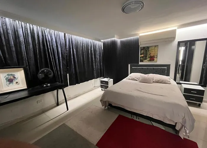 Modern Stay Near Lleras Park
