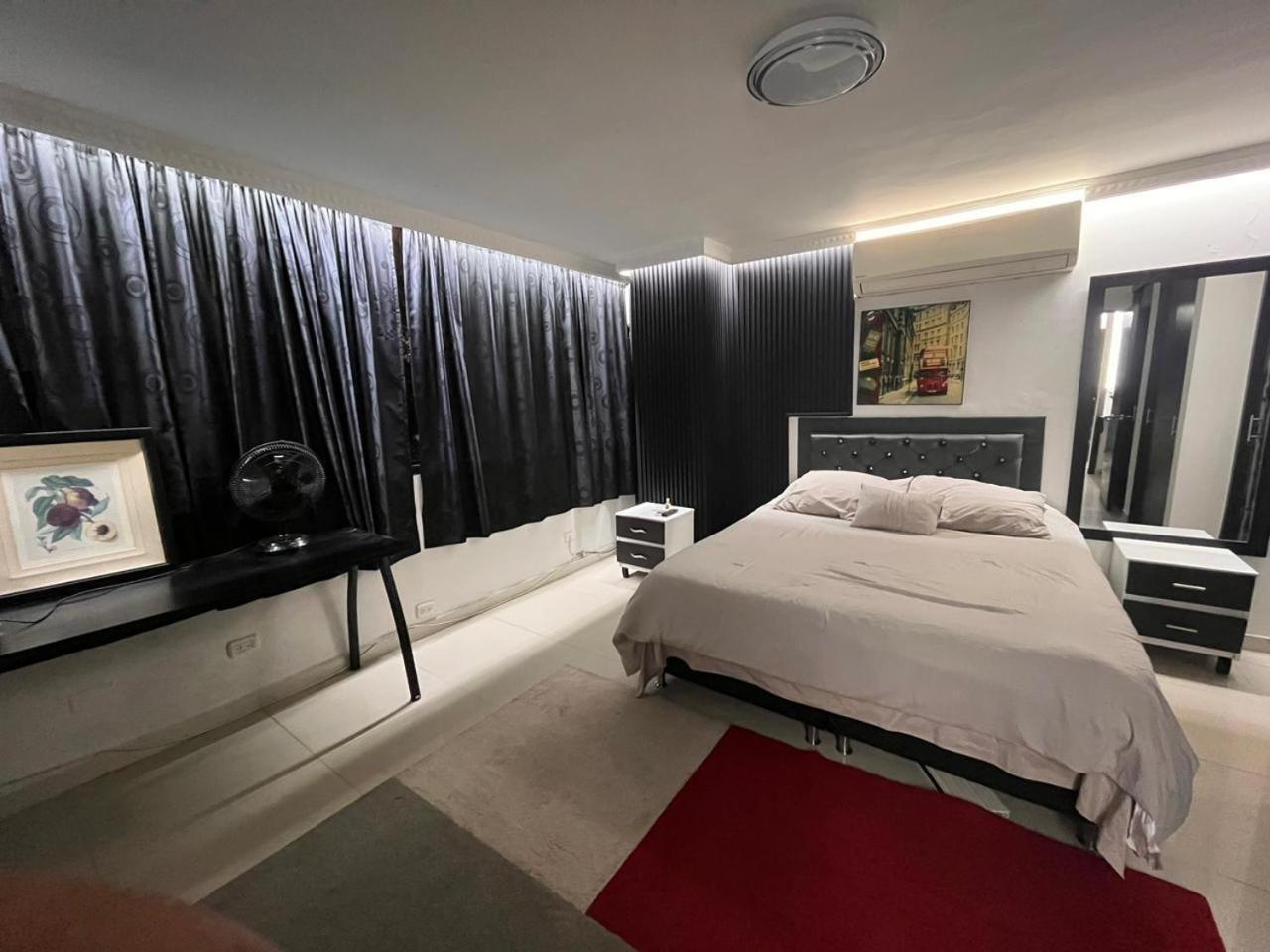 Modern Near Lleras Park *